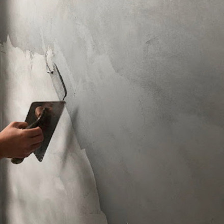 «Микроцемент» нанесение на стены