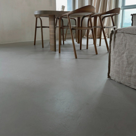 «Микроцемент» нанесение на пол