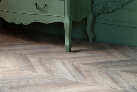 ПВХ-плитка Vinilam PARQUET CHEVRON Glue «Шеврон Шампань», RI153616CL4